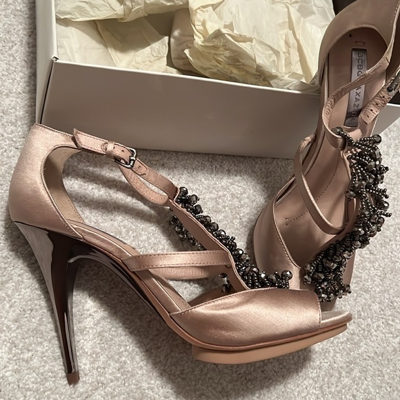BCBG ‘Shannon’ Cream with metalic heel & gem detail - Picture 2 of 10